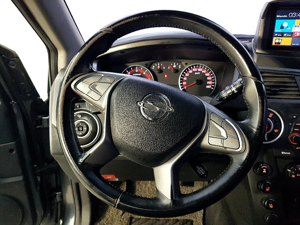 Ssangyong Korando - Vista 12