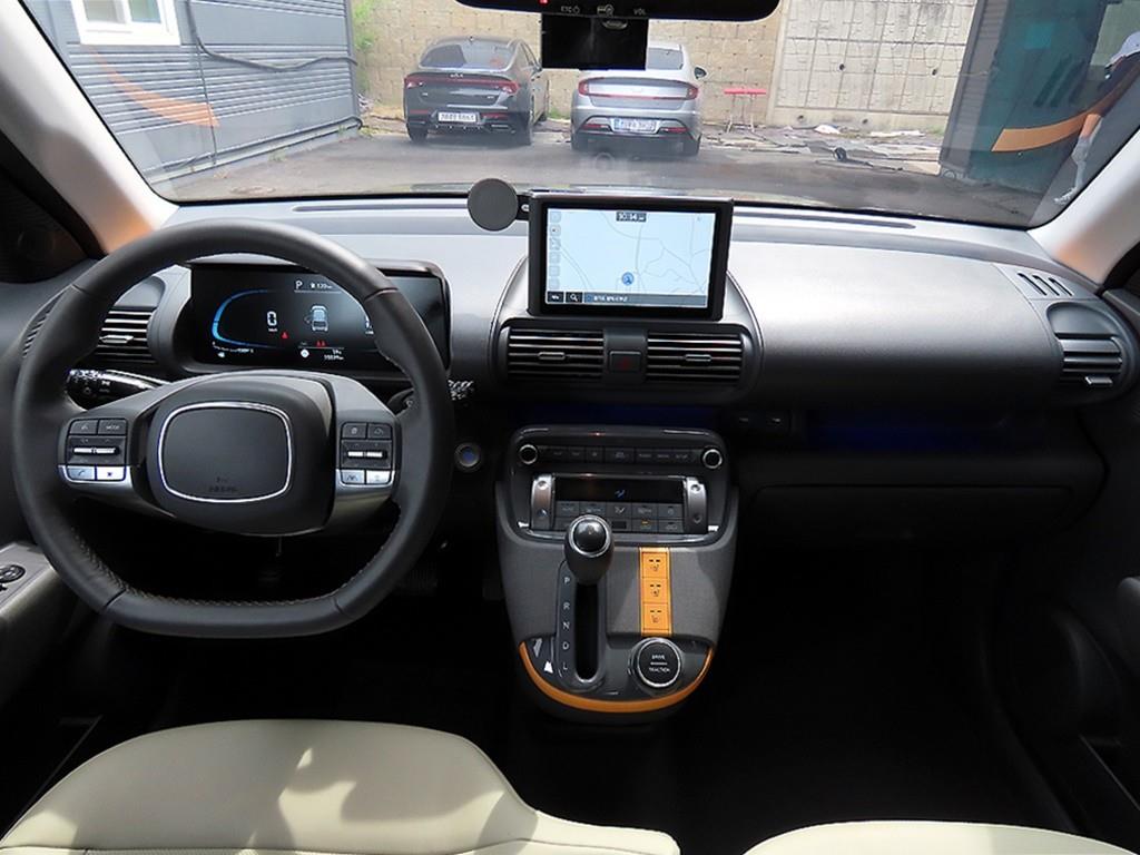 HYUNDAI Casper - Vista 9