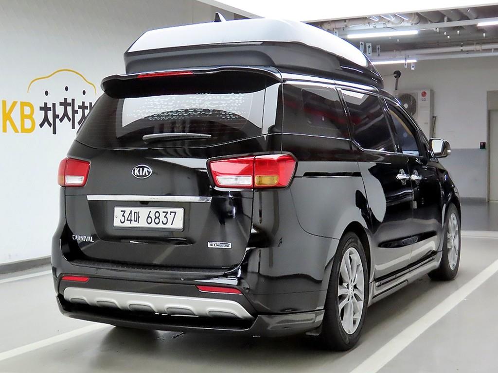 KIA Carnival - Vista 4
