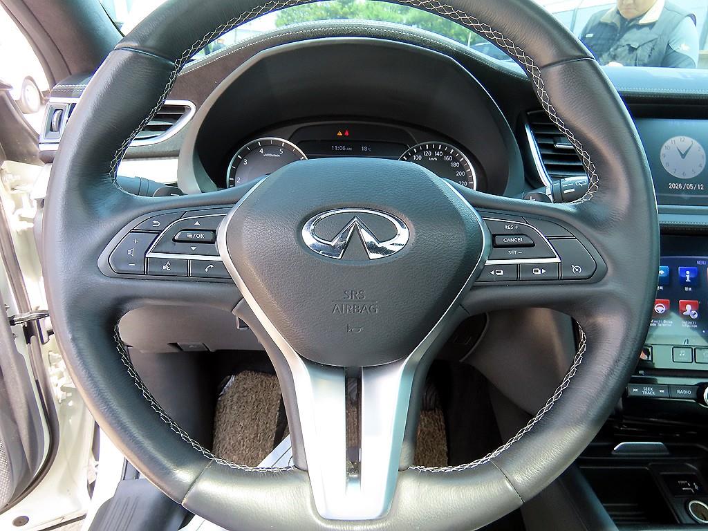 Infiniti QX - Vista 8