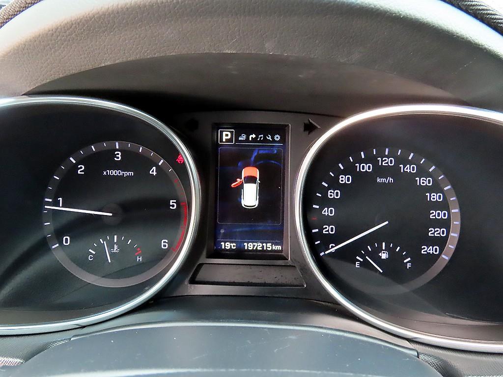 HYUNDAI Maxcruz - Vista 9