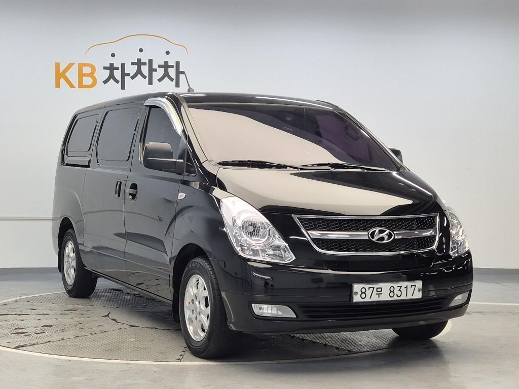 HYUNDAI Starex - Vista 2