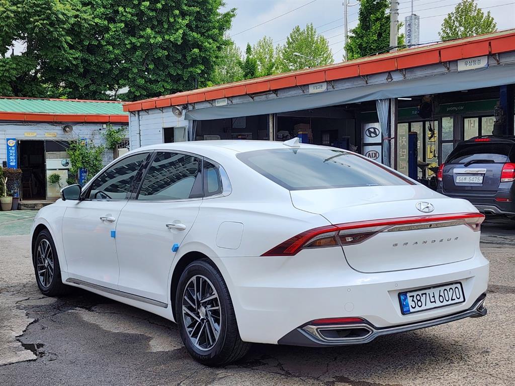 HYUNDAI Grandeur - Vista 3