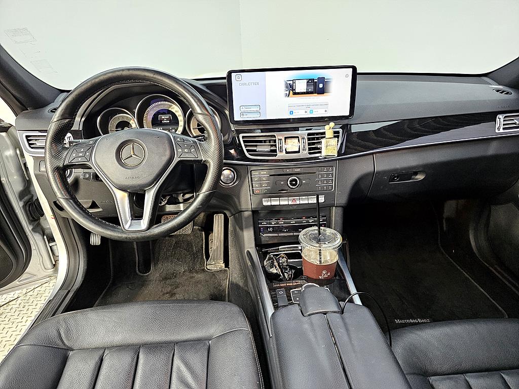 Mercedes Benz E class - Vista 5