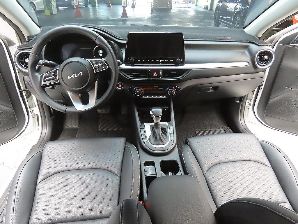 KIA K3 2022 the color of pearl - Importación desde Corea - HF Imports Iquique - Foto 11