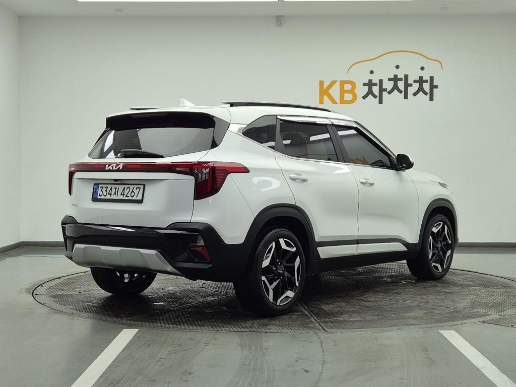 KIA Seltos - Vista 4