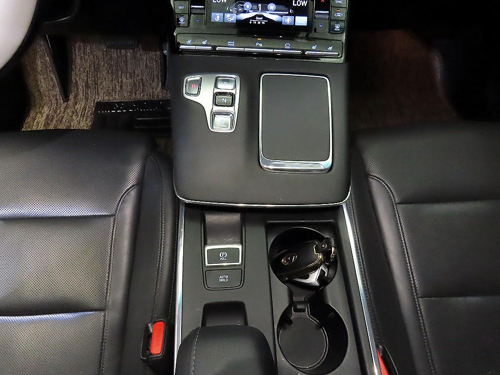 HYUNDAI Grandeur - Vista 12