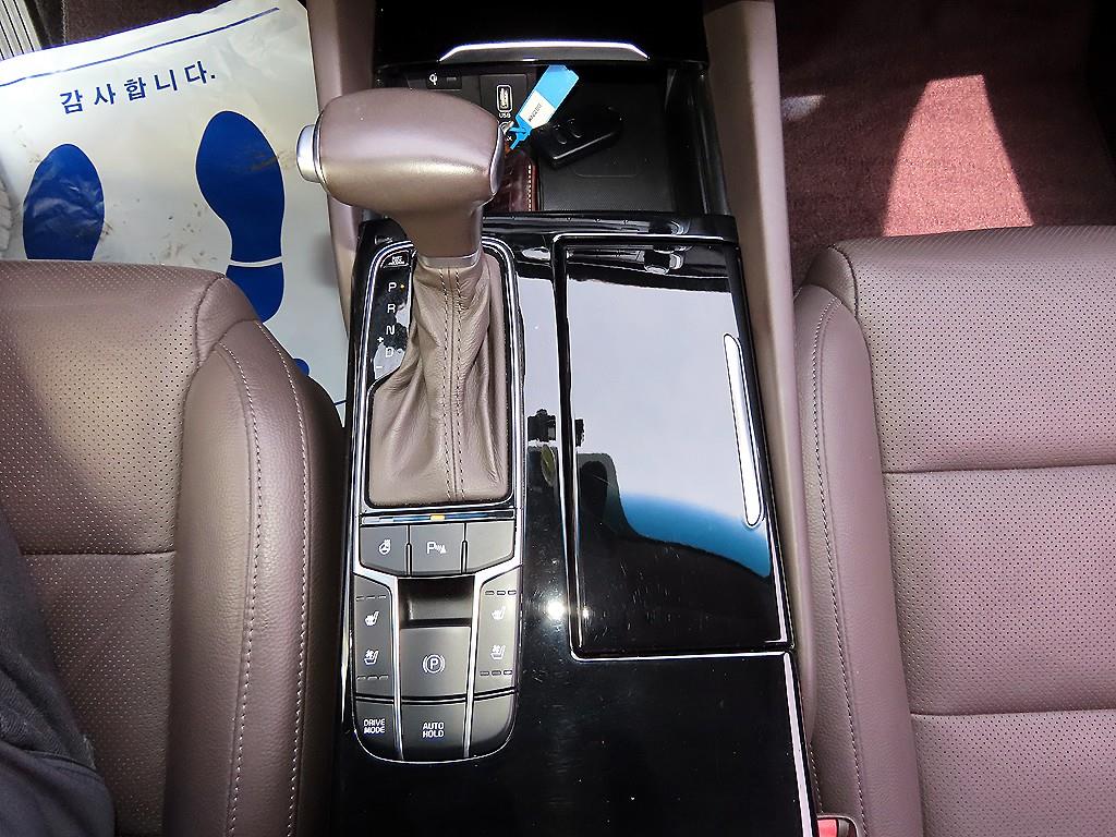 KIA K7 - Vista 10