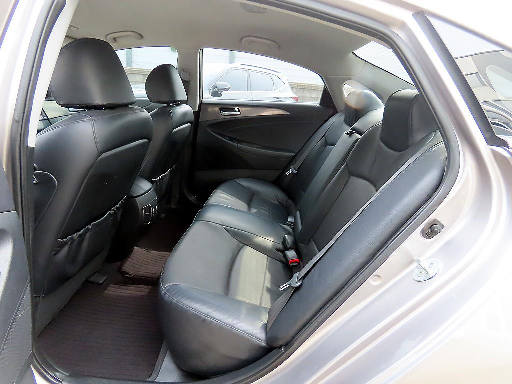 HYUNDAI Sonata - Vista 6