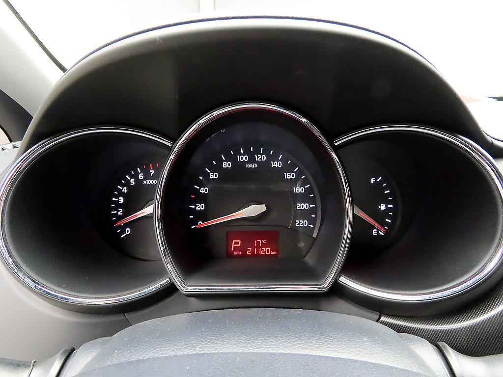 KIA Pride - Vista 8