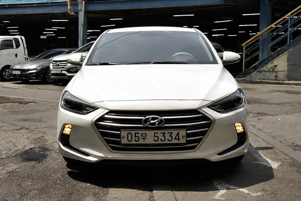 HYUNDAI Avante 2018 Blanco - Importación desde Corea - HF Imports Iquique - Foto 1