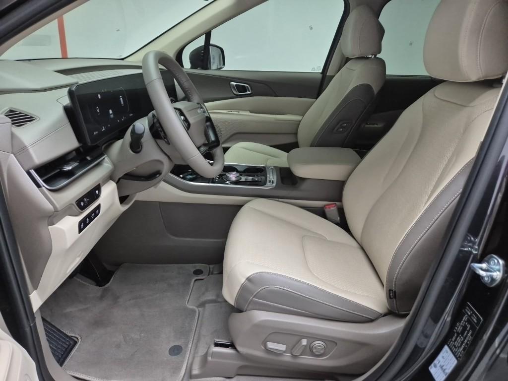 KIA Carnival - Vista 10