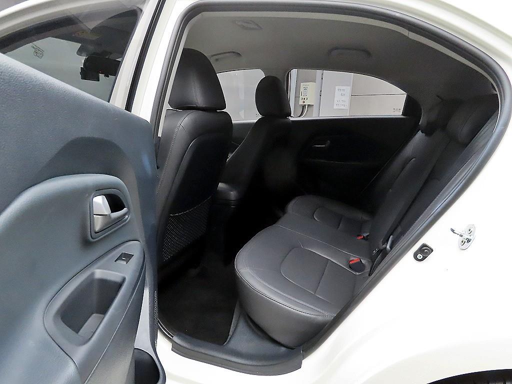 KIA Pride - Vista 6