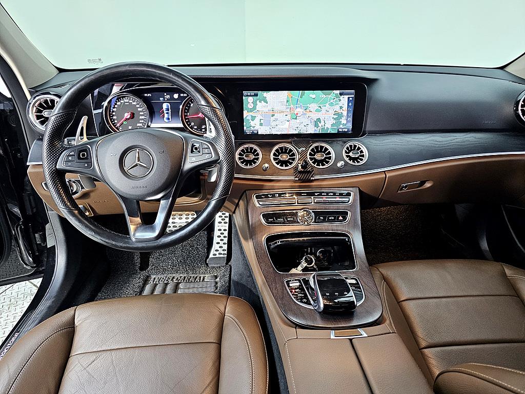 Mercedes Benz E class - Vista 5