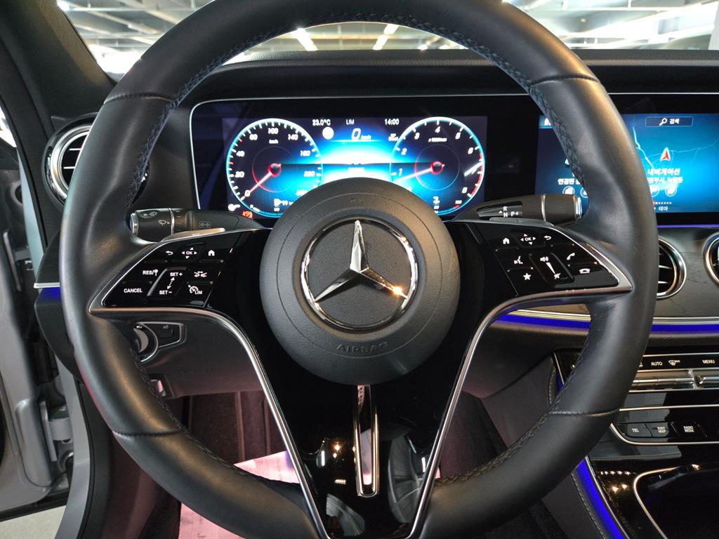 Mercedes Benz E class - Vista 7