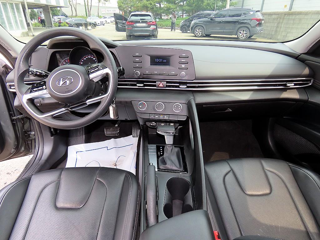 HYUNDAI Avante - Vista 7