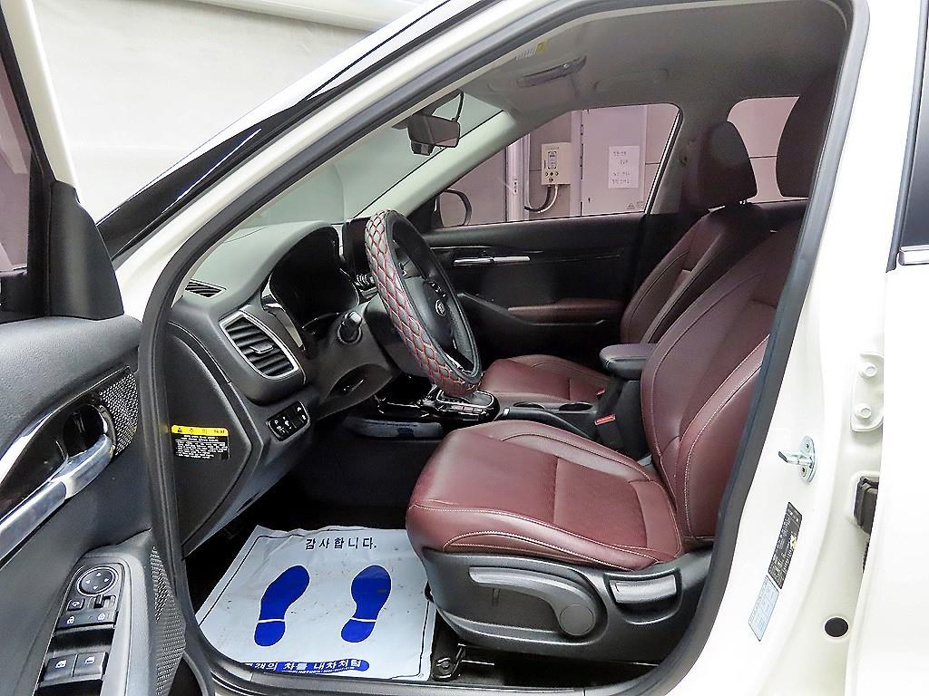 KIA Seltos - Vista 5