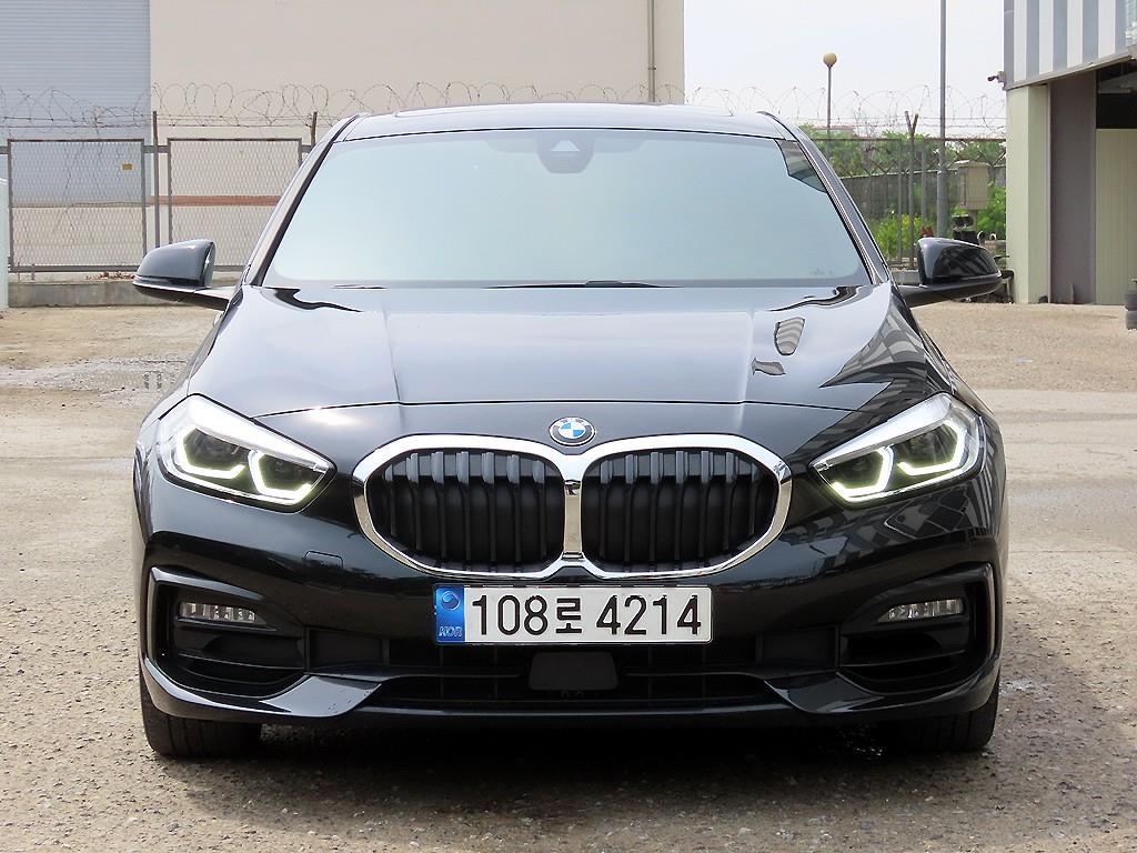 BMW 1 series 2022 Negro - Importación desde Corea - HF Imports Iquique - Foto 1