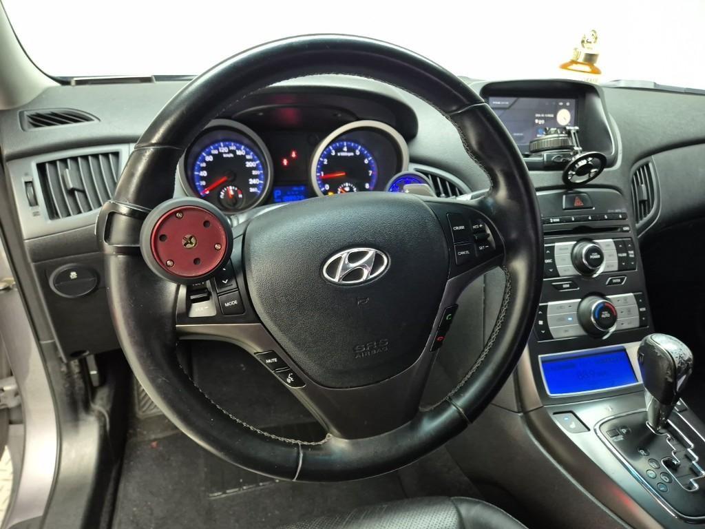 HYUNDAI Genesis - Vista 9