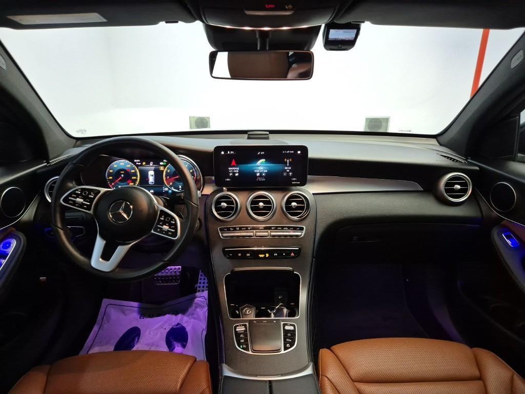 Mercedes Benz GLC Class - Vista 7