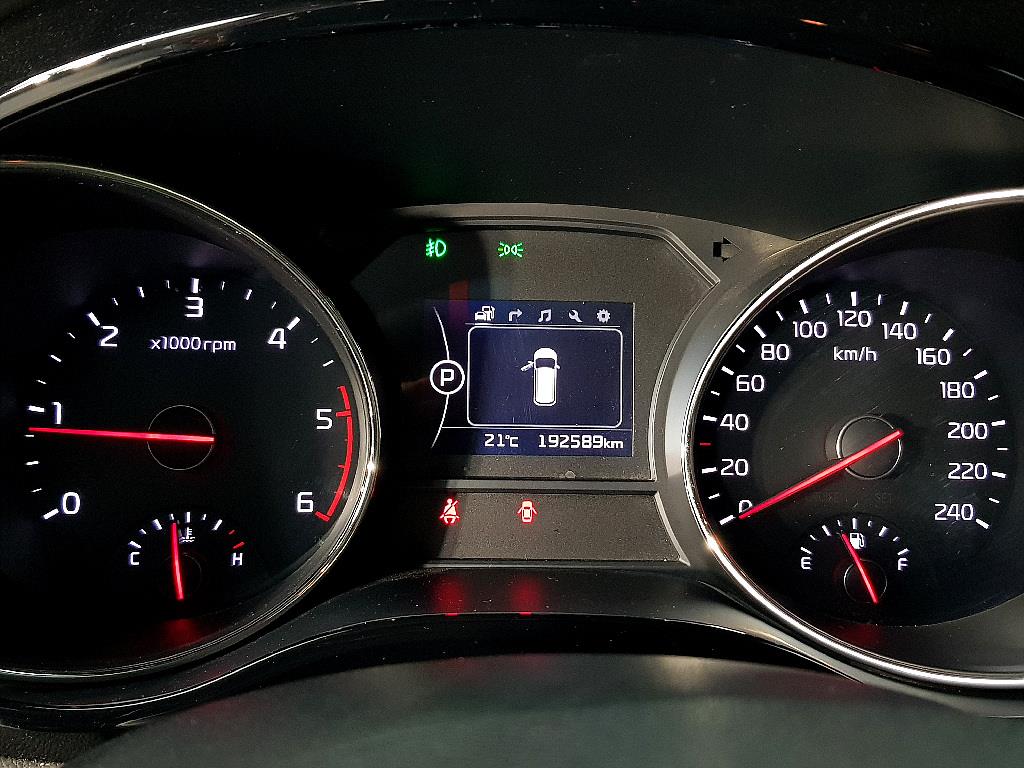 KIA Carnival - Vista 7