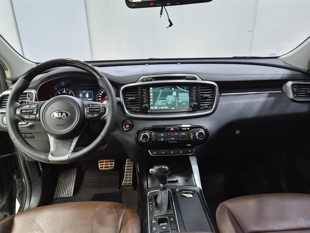 KIA Sorento - Vista 9