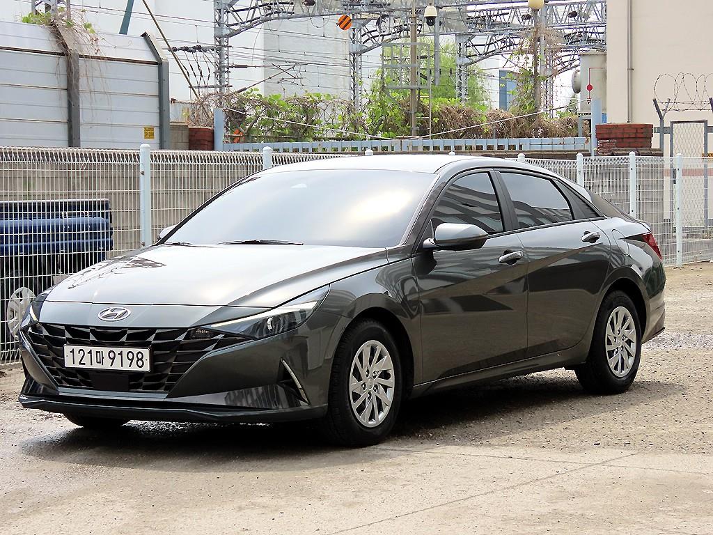 HYUNDAI Avante - Vista 2