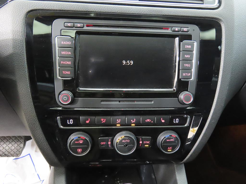 Volkswagen Jetta - Vista 11