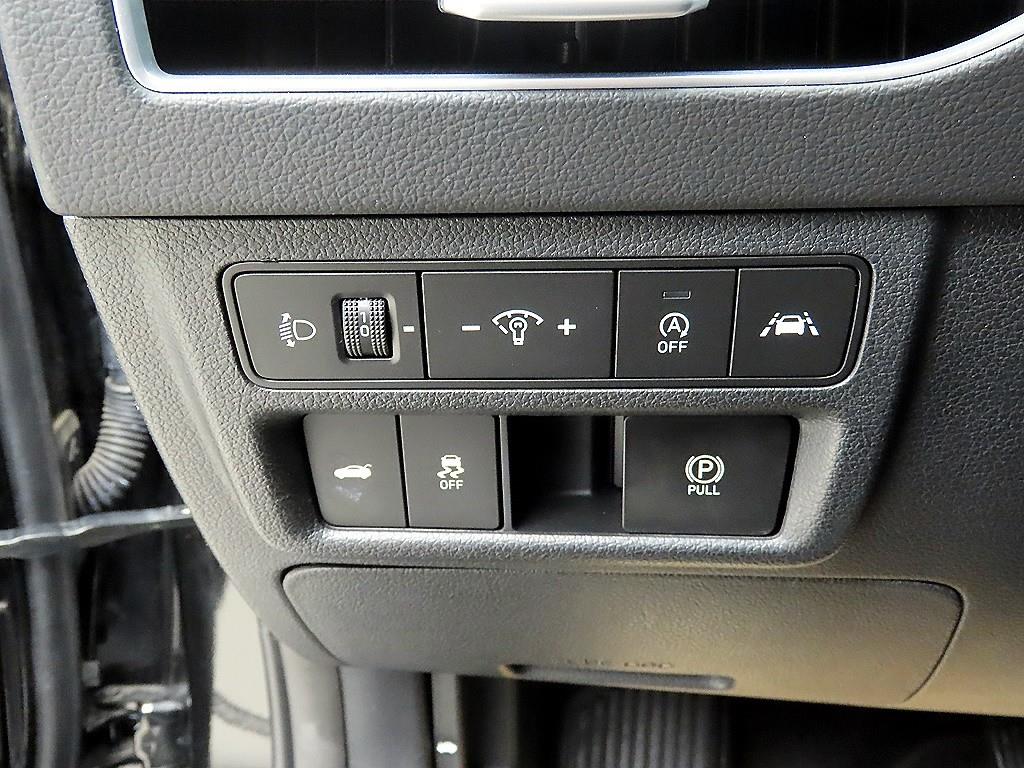 HYUNDAI Sonata - Vista 12
