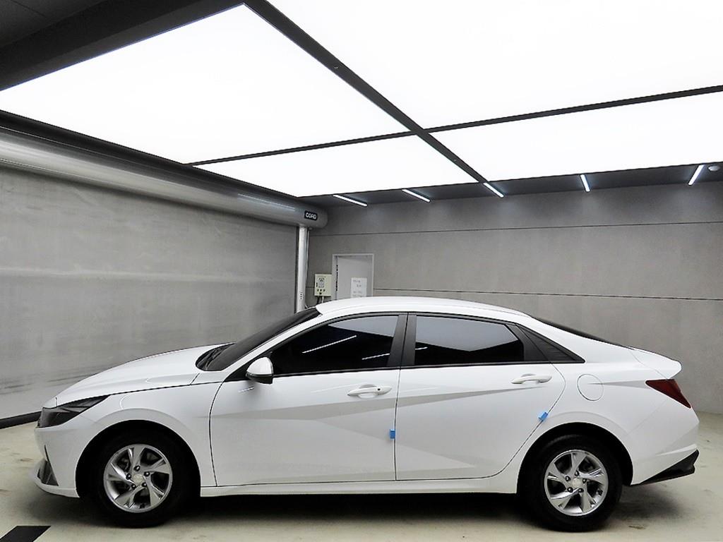 HYUNDAI Avante - Vista 4