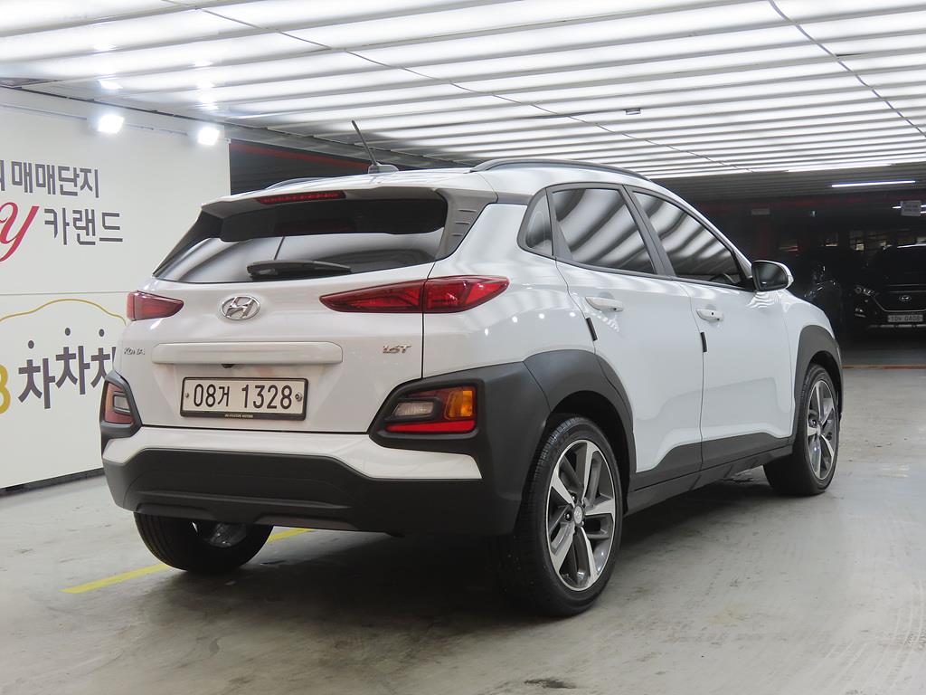 HYUNDAI Kona - Vista 4