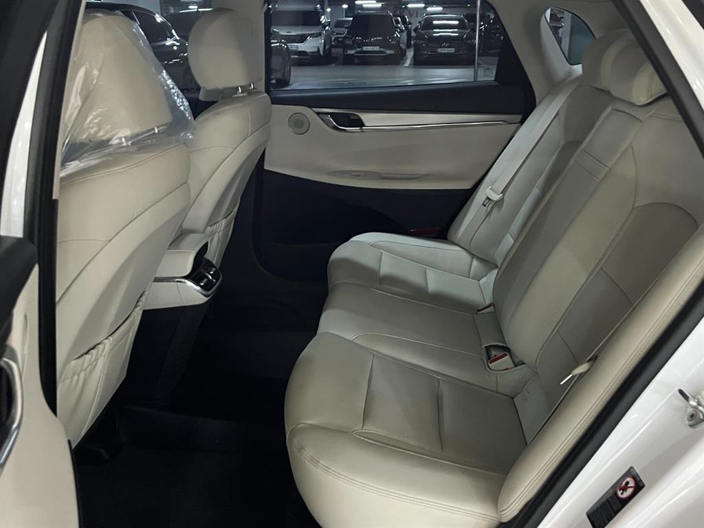 HYUNDAI Grandeur - Vista 7