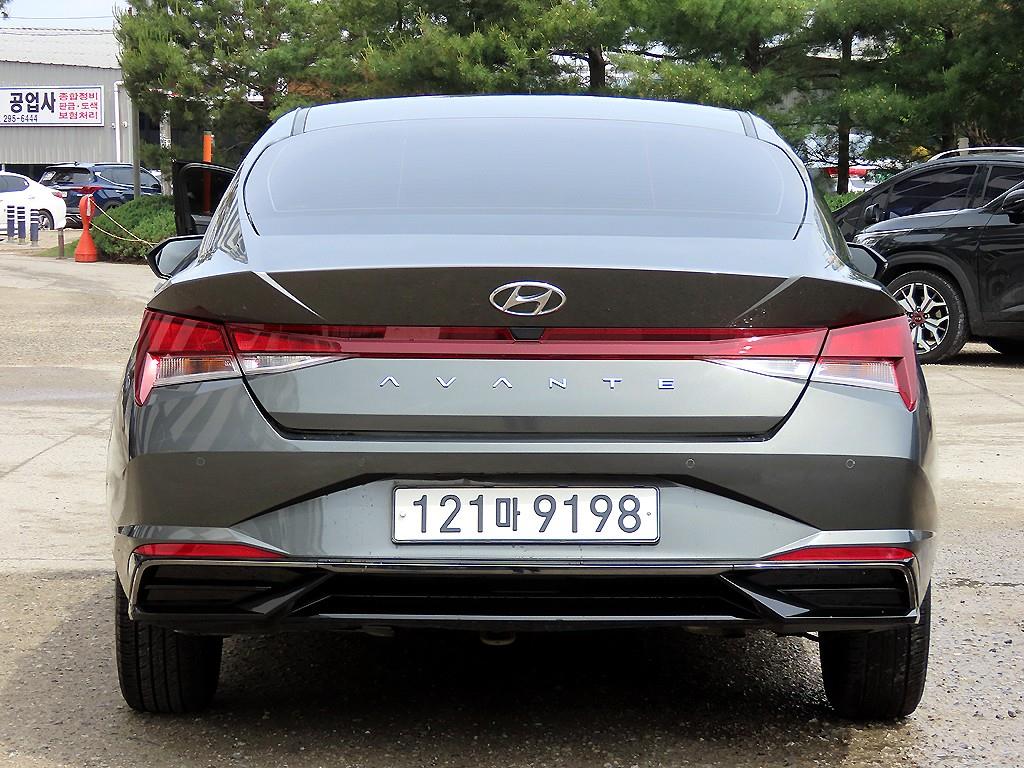 HYUNDAI Avante - Vista 4
