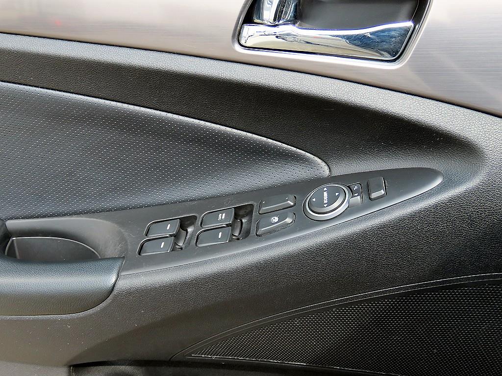 HYUNDAI Sonata - Vista 11