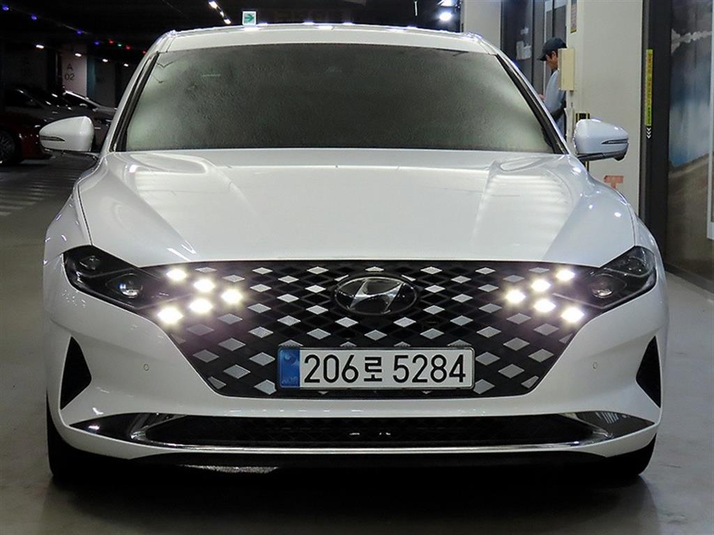 HYUNDAI Grandeur - Vista 2