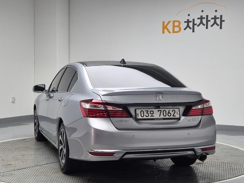 Honda Accord - Vista 3