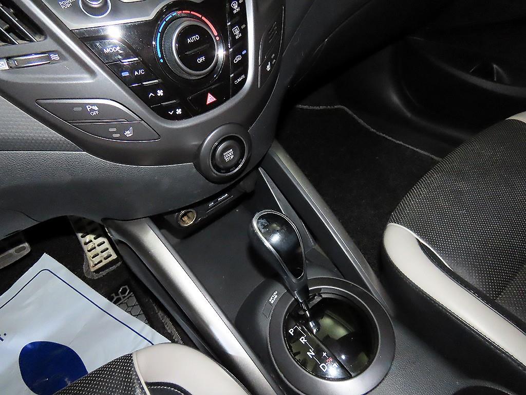 HYUNDAI Veloster - Vista 12