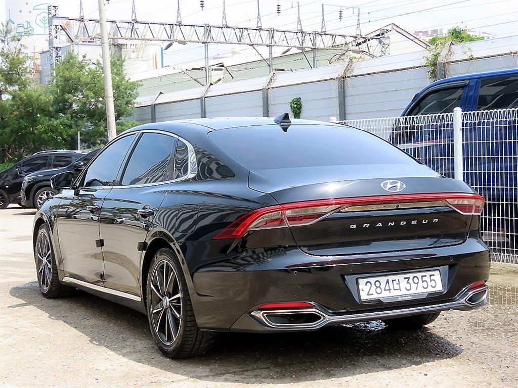 HYUNDAI Grandeur - Vista 3