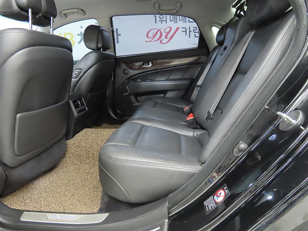 HYUNDAI Equus - Vista 6