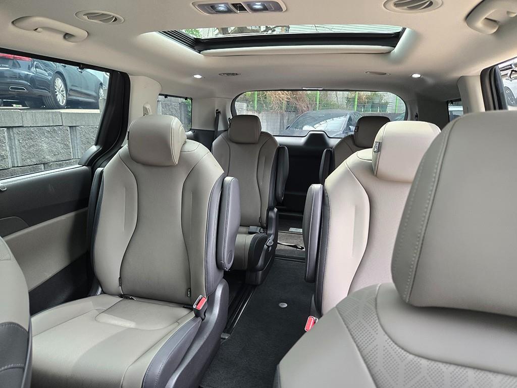 KIA Carnival - Vista 7