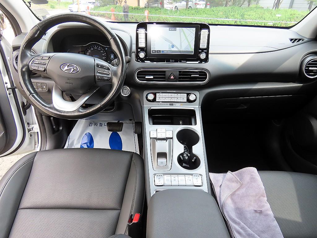 HYUNDAI Kona - Vista 7