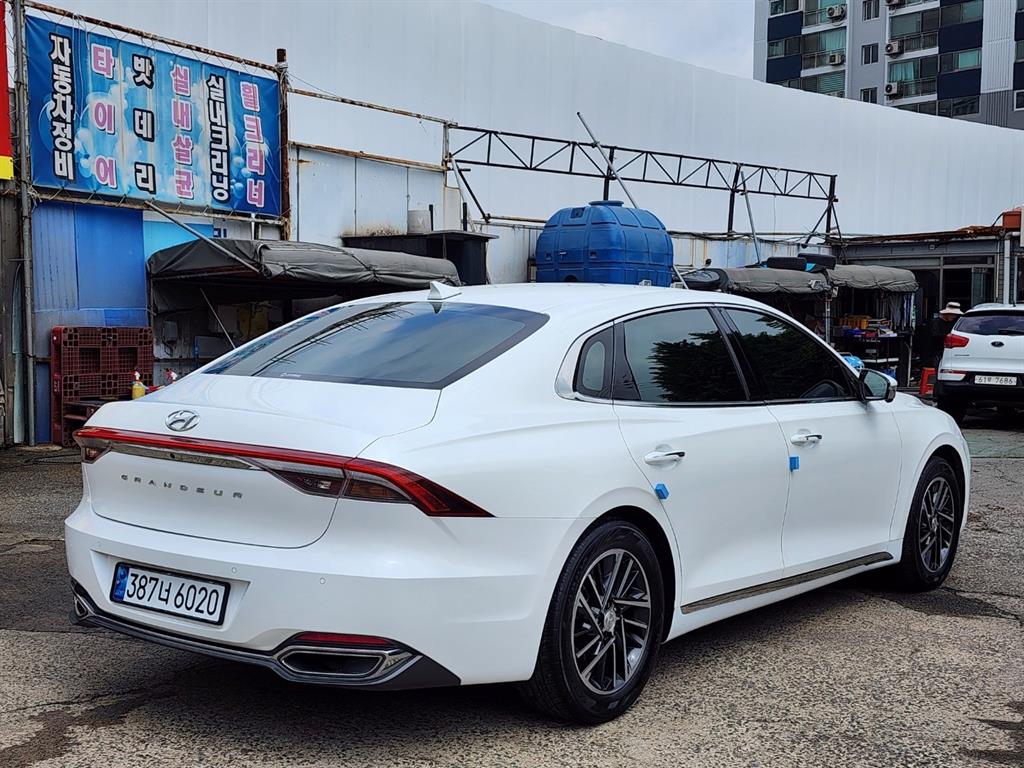 HYUNDAI Grandeur - Vista 4