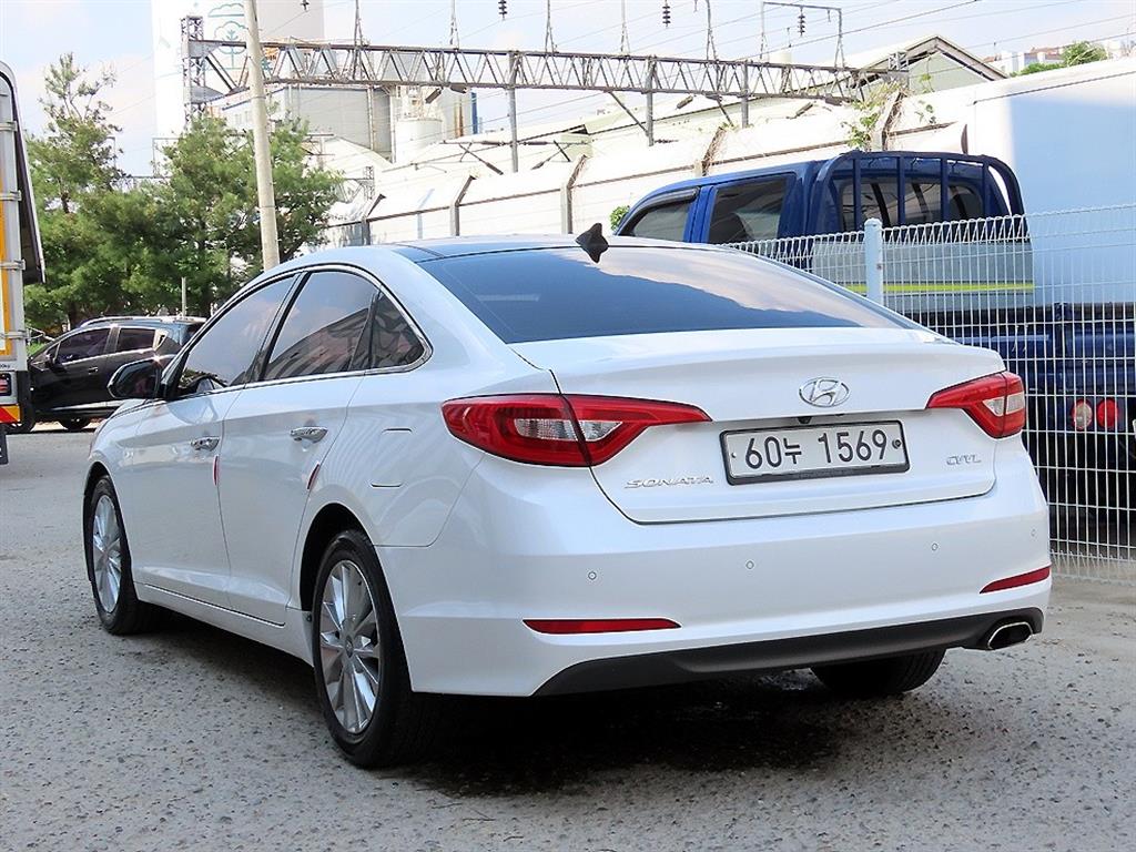 HYUNDAI Sonata - Vista 3