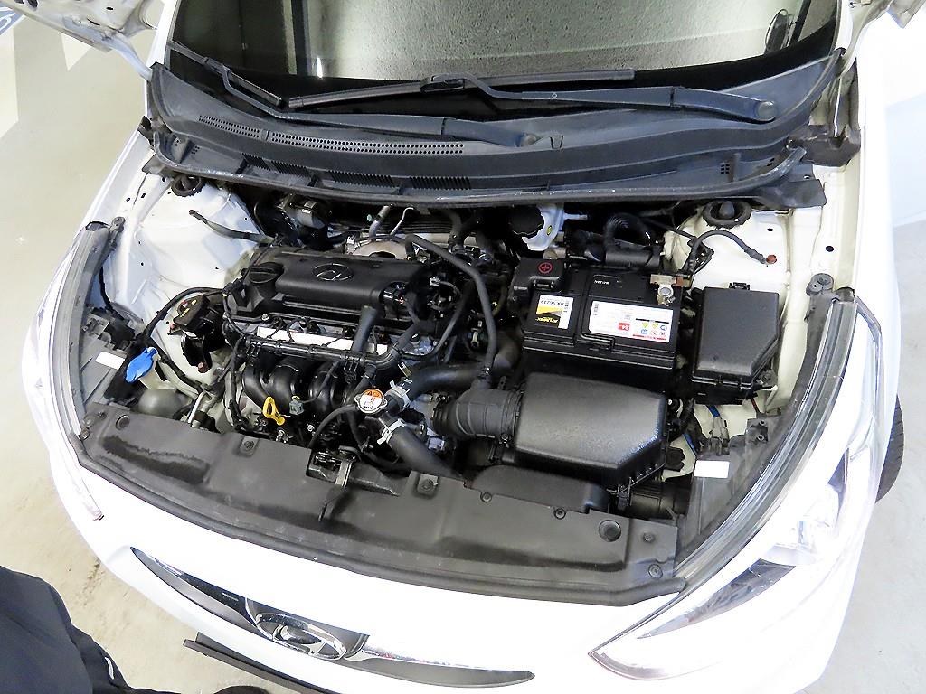 HYUNDAI Accent 2015 Blanco - Importación desde Corea - HF Imports Iquique - Foto 17