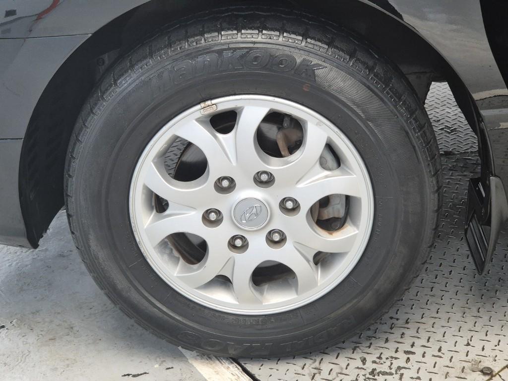 HYUNDAI Starex - Vista 5