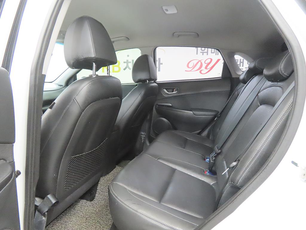HYUNDAI Kona - Vista 6