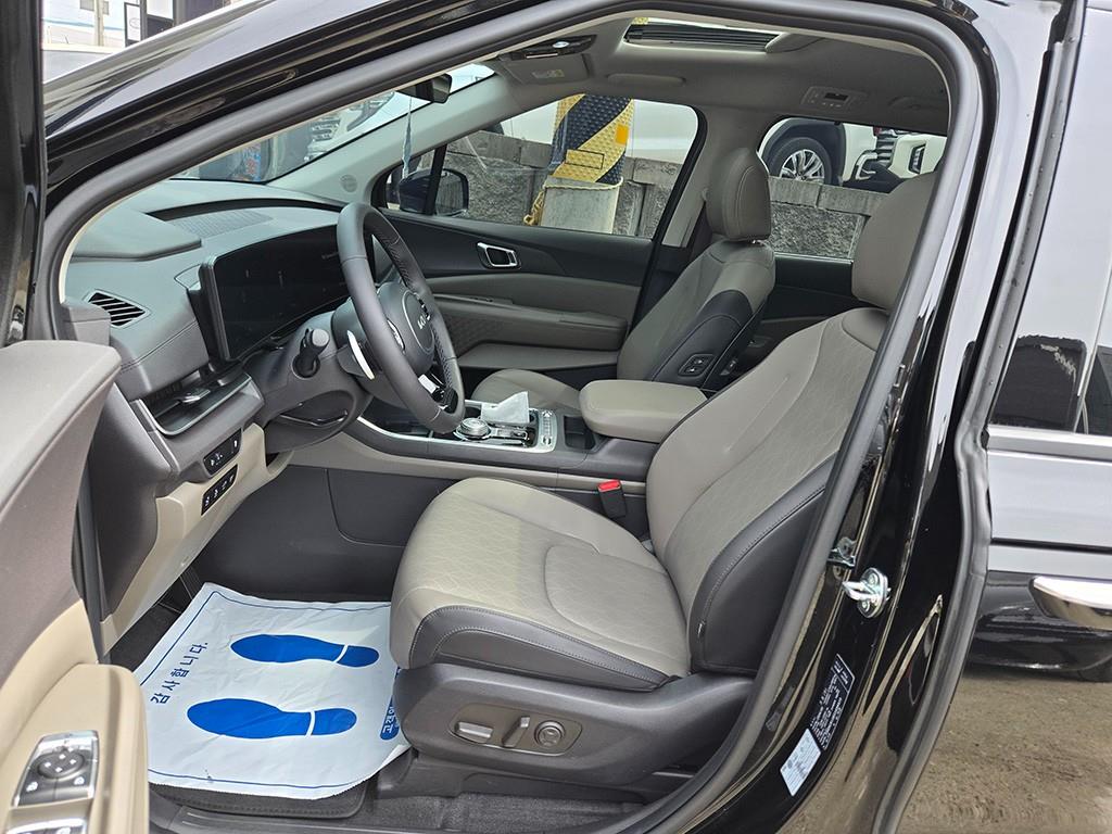 KIA Carnival - Vista 5
