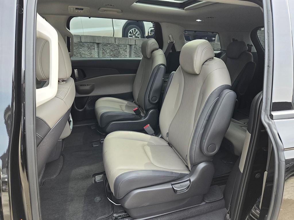 KIA Carnival - Vista 6