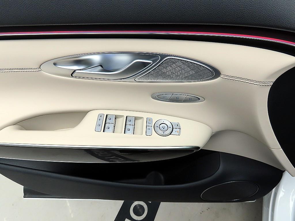 Genesis GV70 - Vista 11