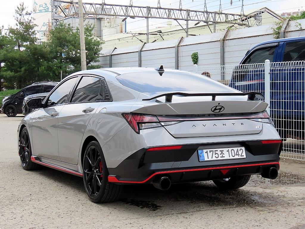 HYUNDAI Avante - Vista 3